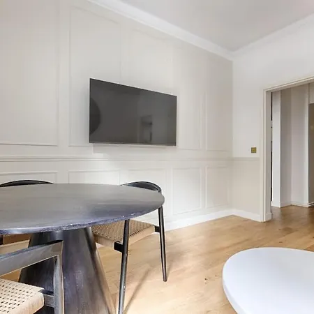 Appartamento Mykeypers - Design & Cosy Flat 2br Center - Moulin Rouge *