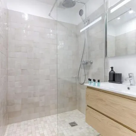 Appartamento Mykeypers - Design & Cosy Flat 2br Center - Moulin Rouge Parigi